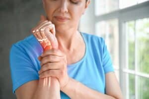 Woman with carpal tunnel pain in Ogden, UT